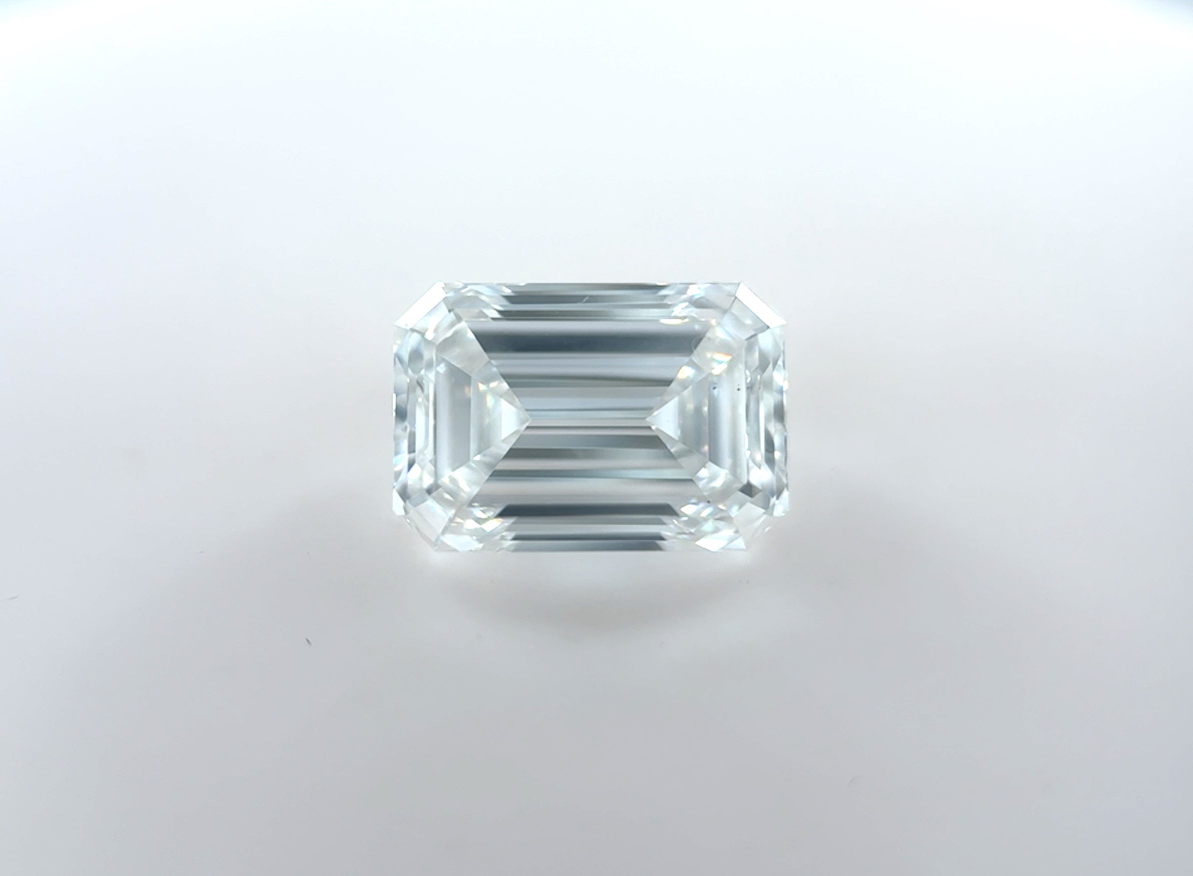 IGI 2.59CT D VS1 Emerald Cut Lab-Grown Diamond