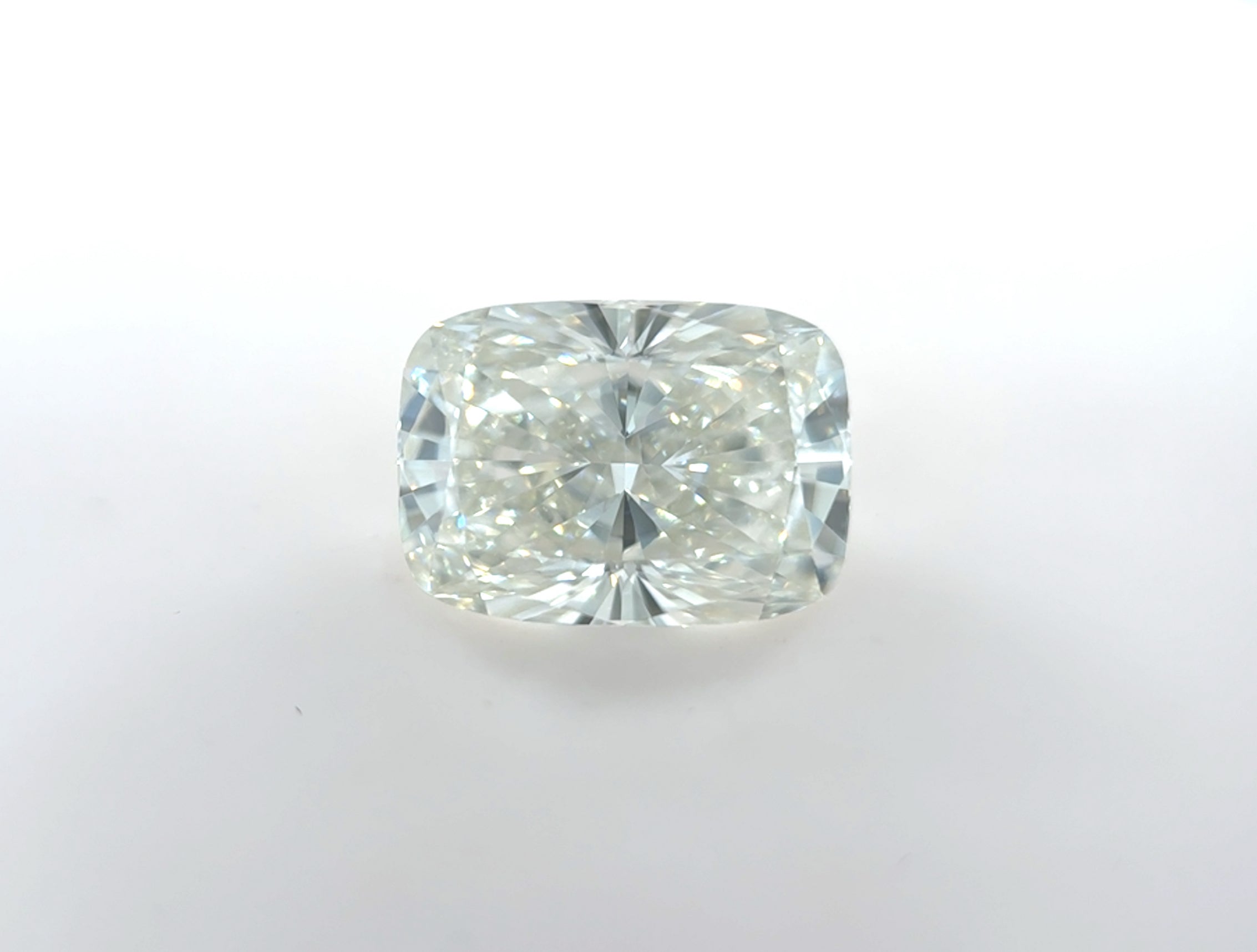 IGI 2.56CT G VVS2 Cushion Brilliant Lab-Grown Diamond