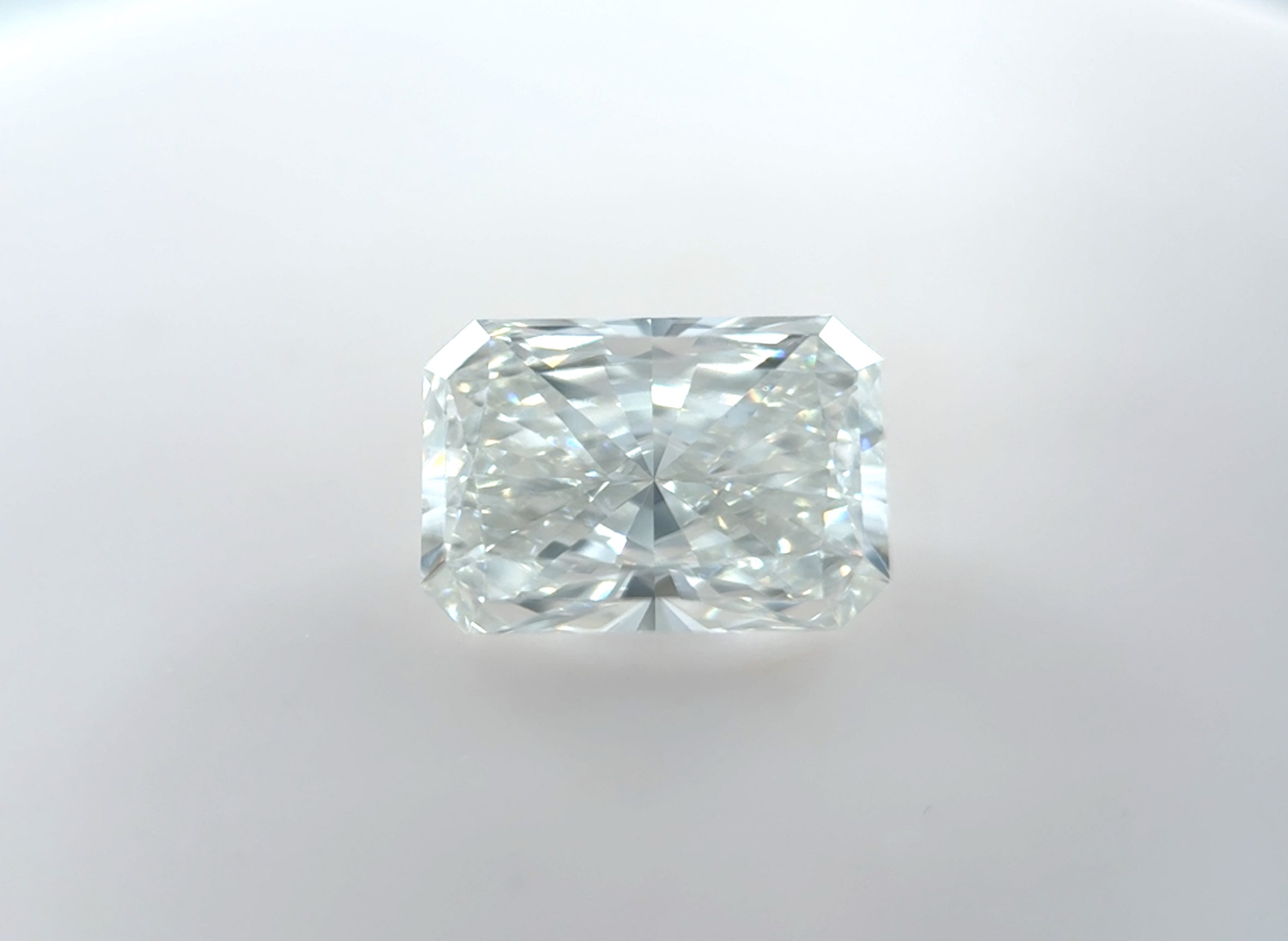 IGI 3.10CT E VVS2 Cut Cornered Rectangular Modified Brilliant Lab-Grown Diamond